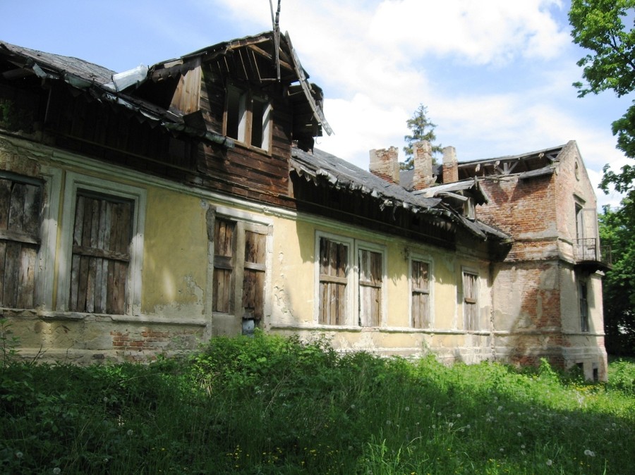 Dworek w Kłóbce przed remontem, fot . Archiwum MZKiD