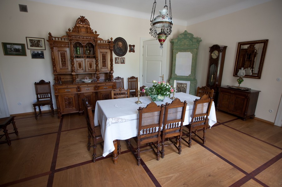 Wnętrze dworu w Kłóbce, fot. Andrzej Goiński