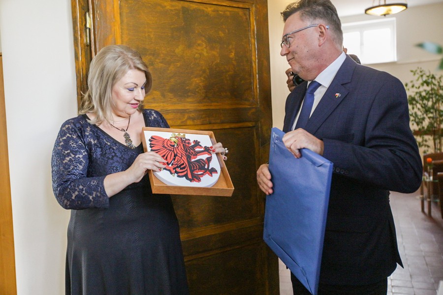 Uroczystość otwarcia biura przewodniczącej sejmiku województwa kujawsko-pomorskiego w Inowrocławiu, fot. Szymon Zdziebło/tarantoga.pl dla UMWKP