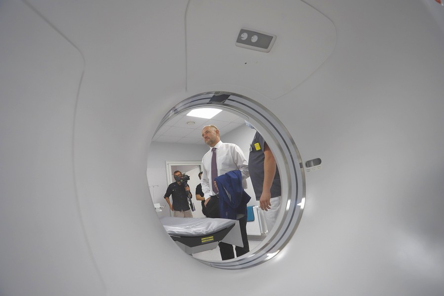 Otwarcie nowej pracowni tomograficznej w Szpitalu Popiełuszki we Włocławku, fot. Mikołaj Kuras dla UMWKP