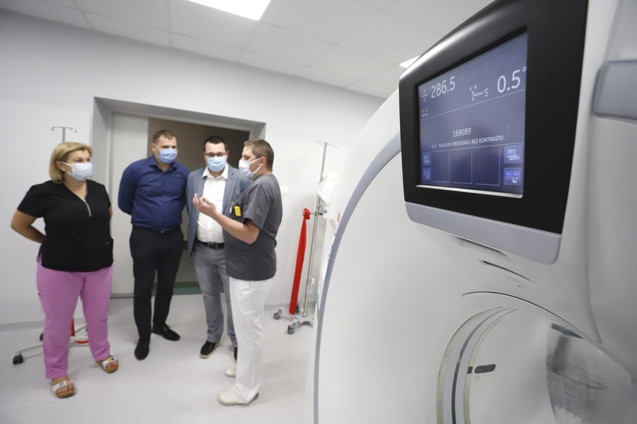 Otwarcie nowej pracowni tomograficznej w Szpitalu Popiełuszki we Włocławku, fot. Mikołaj Kuras dla UMWKP