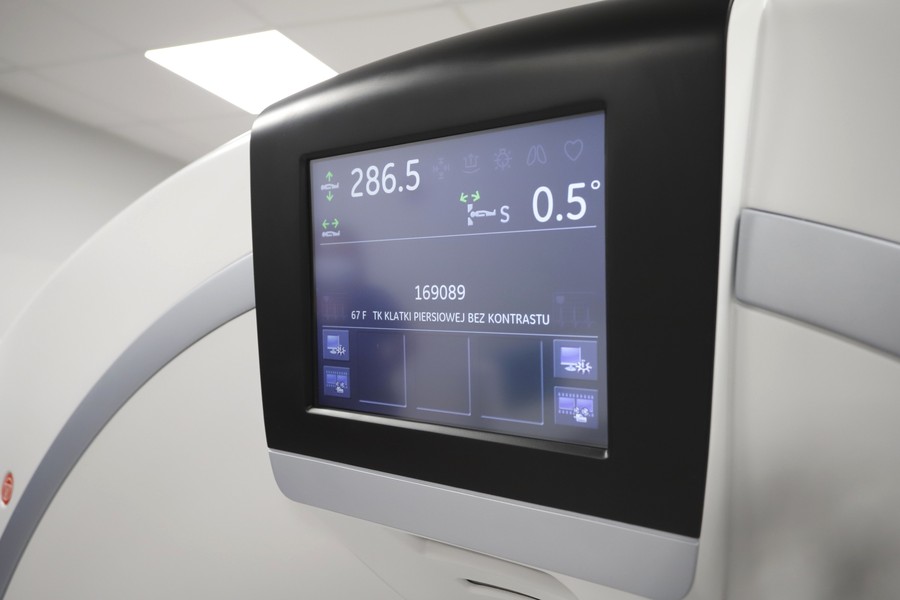 Otwarcie nowej pracowni tomograficznej w Szpitalu Popiełuszki we Włocławku, fot. Mikołaj Kuras dla UMWKP