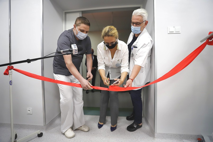 Otwarcie nowej pracowni tomograficznej w Szpitalu Popiełuszki we Włocławku, fot. Mikołaj Kuras dla UMWKP