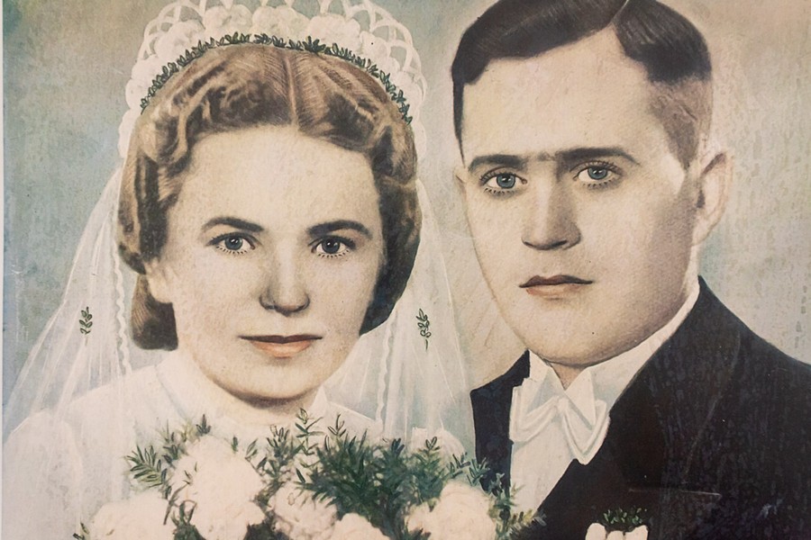 Medal Unitas Durat Palatinatus Cuiaviano-Pomeraniensis wręczył nestorce wicemarszałek Zbigniew Sosnowski, fot. Filip Kowalkowski dla UMWKP