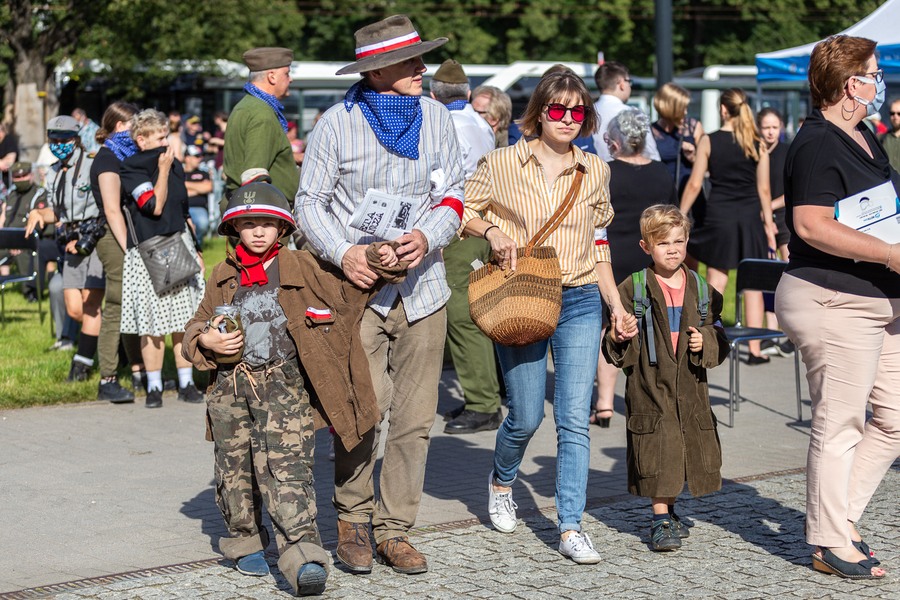 Obchody 76. rocznicy wybuchu Powstania Warszawskiego w Toruniu, fot. Szymon Zdziebło/tarantoga.pl dla UMWKP