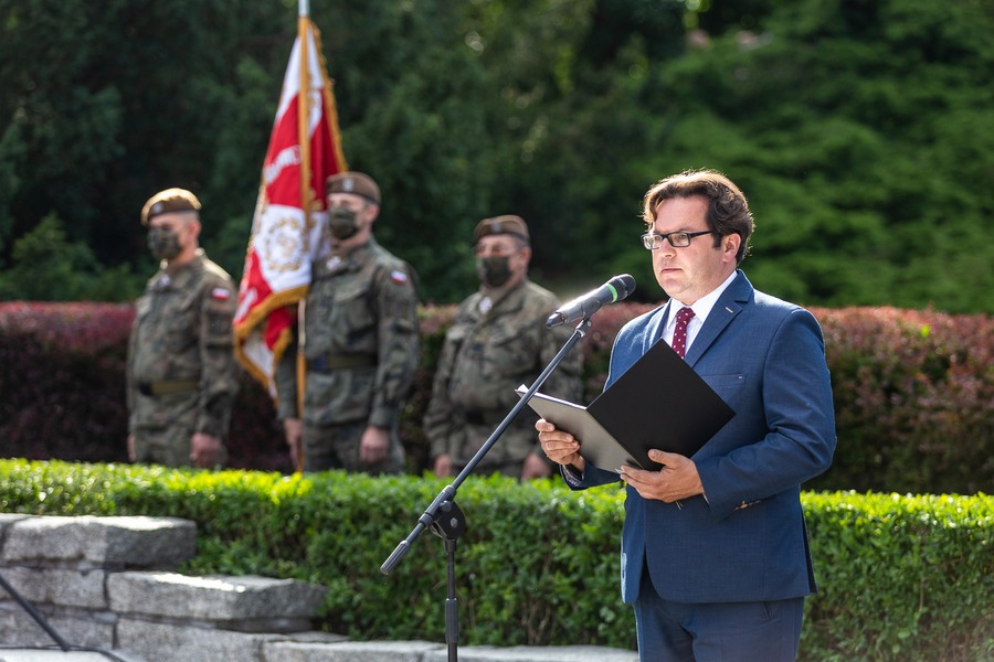 Obchody 76. rocznicy wybuchu Powstania Warszawskiego w Toruniu, fot. Szymon Zdziebło/tarantoga.pl dla UMWKP