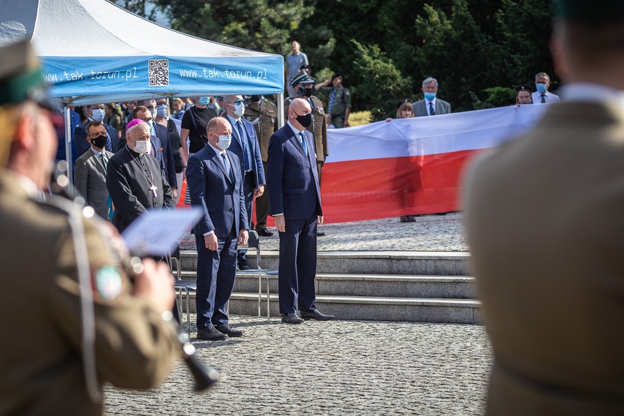 Obchody 76. rocznicy wybuchu Powstania Warszawskiego w Toruniu, fot. Szymon Zdziebło/tarantoga.pl dla UMWKP