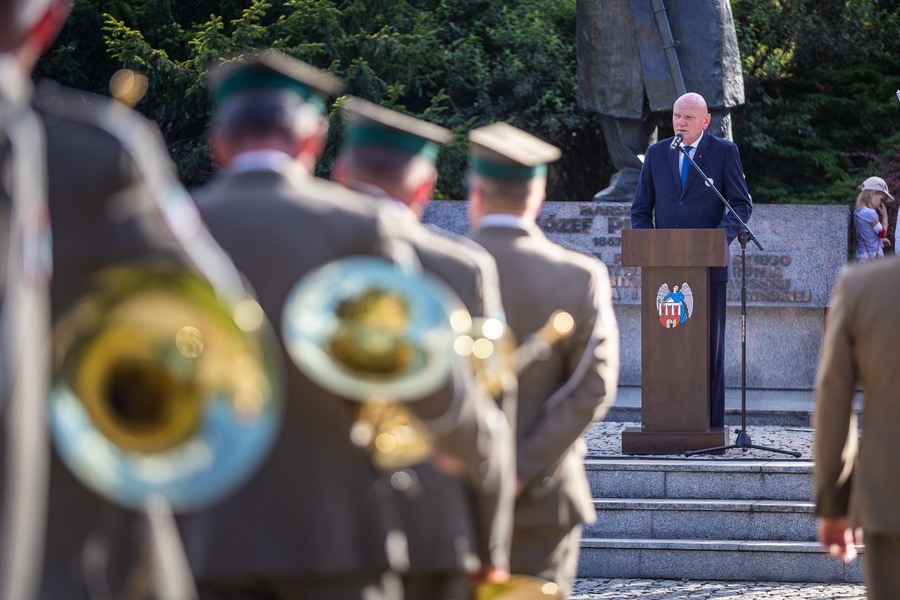 Obchody 76. rocznicy wybuchu Powstania Warszawskiego w Toruniu, fot. Szymon Zdziebło/tarantoga.pl dla UMWKP
