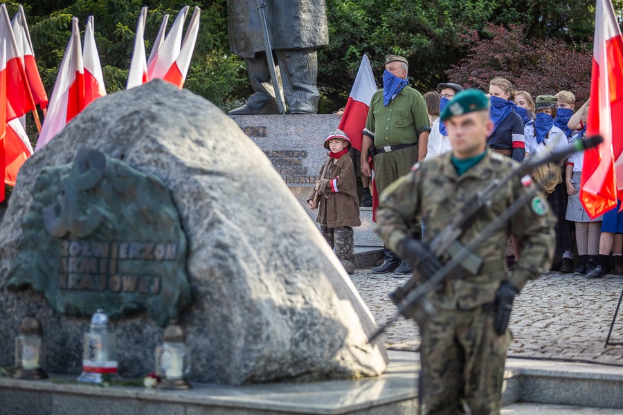 Obchody 76. rocznicy wybuchu Powstania Warszawskiego w Toruniu, fot. Szymon Zdziebło/tarantoga.pl dla UMWKP
