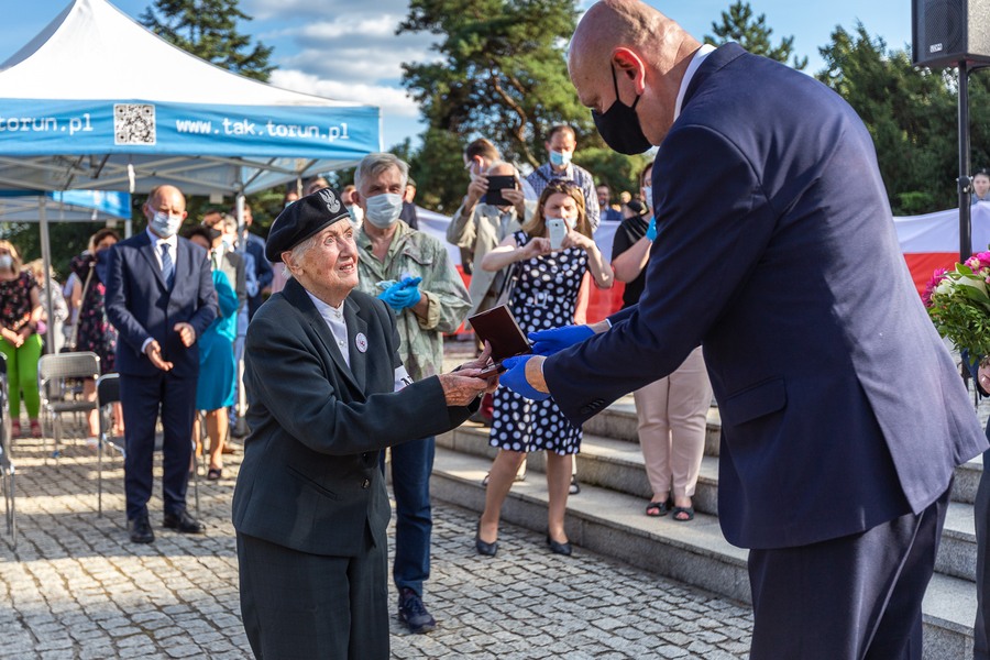 Obchody 76. rocznicy wybuchu Powstania Warszawskiego w Toruniu, fot. Szymon Zdziebło/tarantoga.pl dla UMWKP