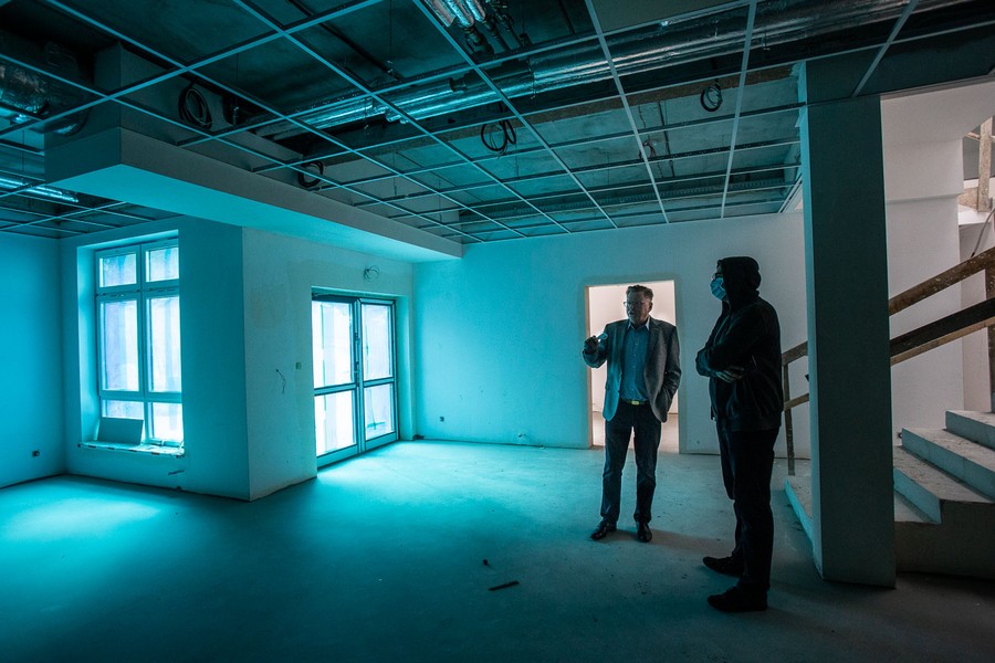 Inwestycję w Specjalnym Ośrodku Szkolno-Wychowawczym im. gen. Maczka w Bydgoszczy wizytował wicemarszałek województwa Zbigniew Ostrowski, fot. Filip Kowalkowski dla UMWKP