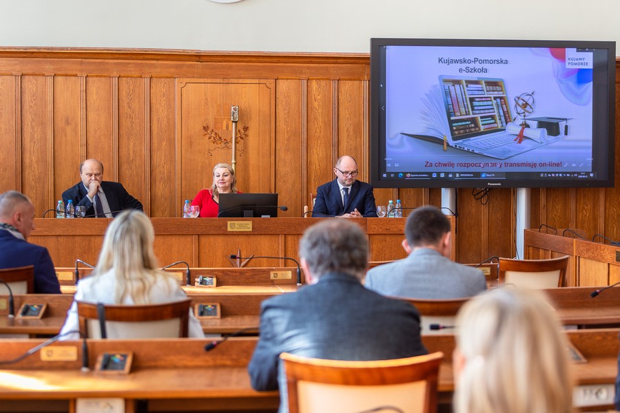 Spotkanie z kadrą Kujawsko-Pomorskiej Szkoły Internetowej, fot. Szymon Zdziebło/tarantoga.pl dla UMWKP