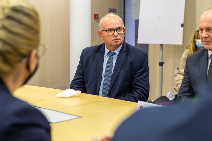 Podpisanie umowy na budowę obwodnicy Lubrańca, fot. Szymon Zdziebło tarantoga.pl dla UMWKP