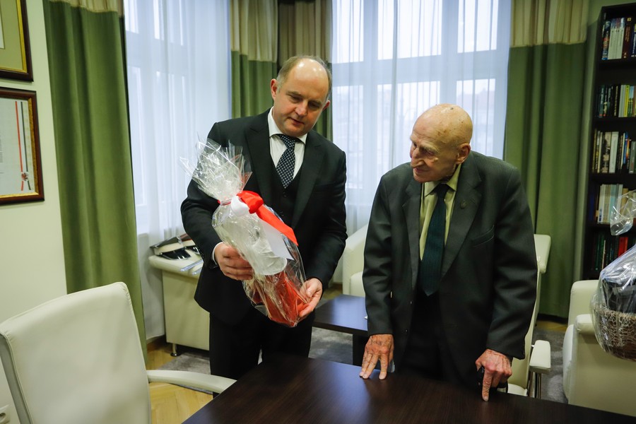 Wizyta chełmińskich ułanów w Urzędzie Marszałkowskim, fot. Mikołaj Kuras dla UMWKP