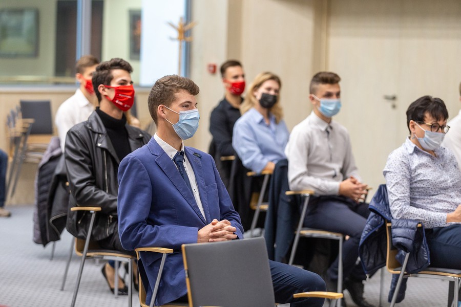 Wizyta młodych mistrzów lekkiej atletyki w Urzędzie Marszałkowskim, fot. Szymon Zdziebło tarantoga.pl dla UMWKP