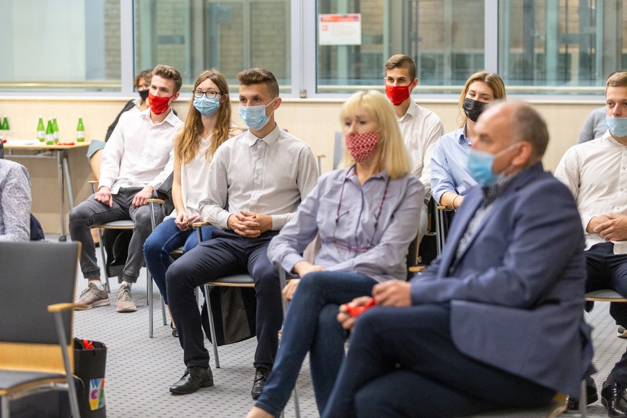 Wizyta młodych mistrzów lekkiej atletyki w Urzędzie Marszałkowskim, fot. Szymon Zdziebło tarantoga.pl dla UMWKP