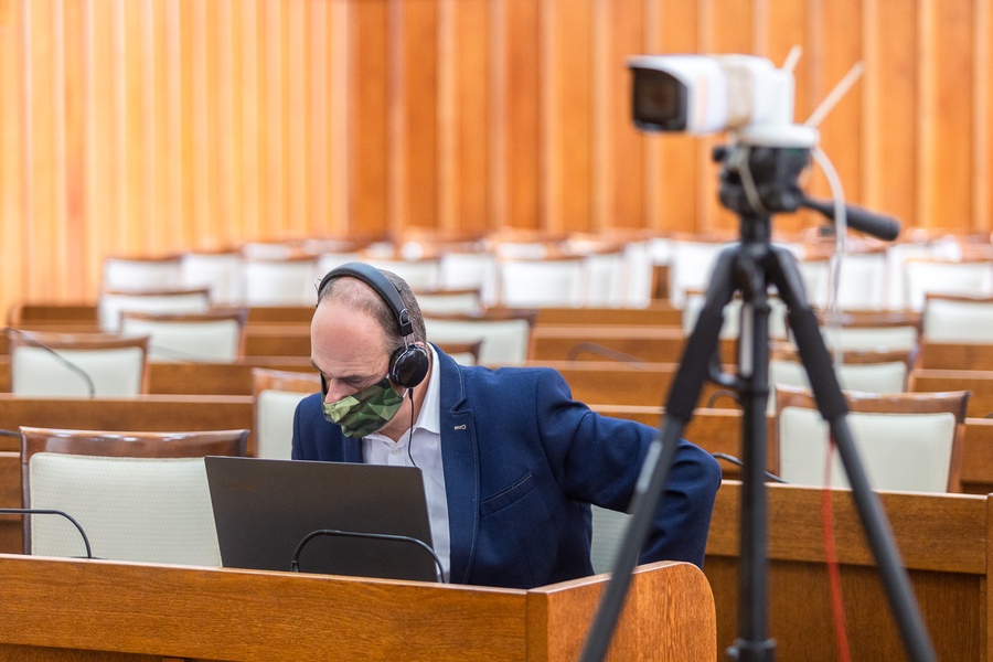 XXVI sesja sejmiku województwa, obrady w trybie zdalnym; fot. Szymon Zdziebło/tarantoga.pl dla UMWKP