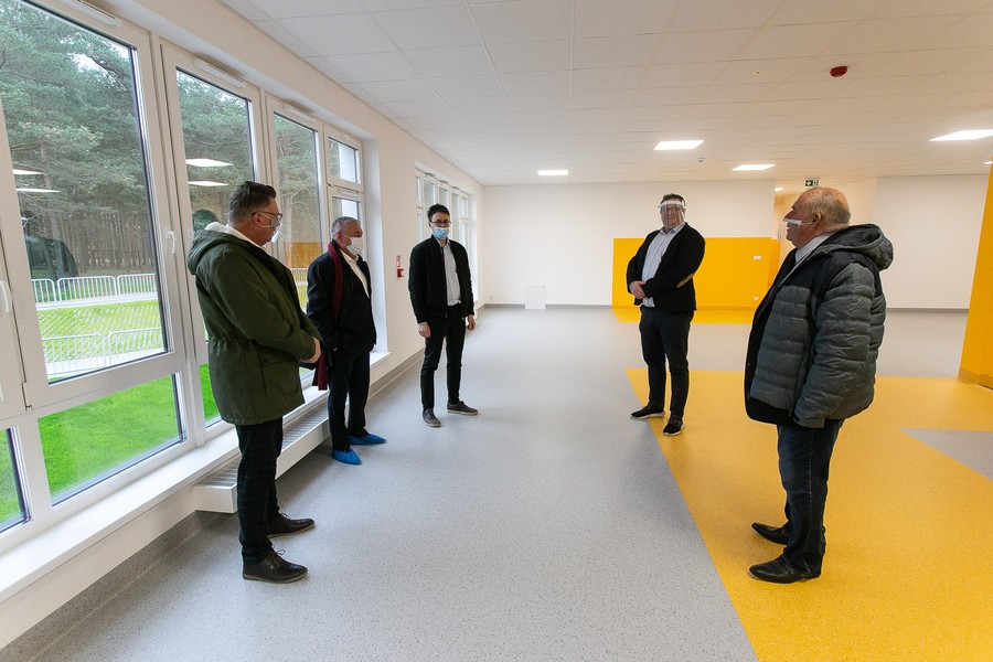 W odbiorze technicznym warsztatów zawodowych wziął udział wicemarszałek Zbigniew Ostrowski, fot. Filip Kowalkowski dla UMWKP