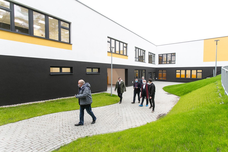 W odbiorze technicznym warsztatów zawodowych wziął udział wicemarszałek Zbigniew Ostrowski, fot. Filip Kowalkowski dla UMWKP