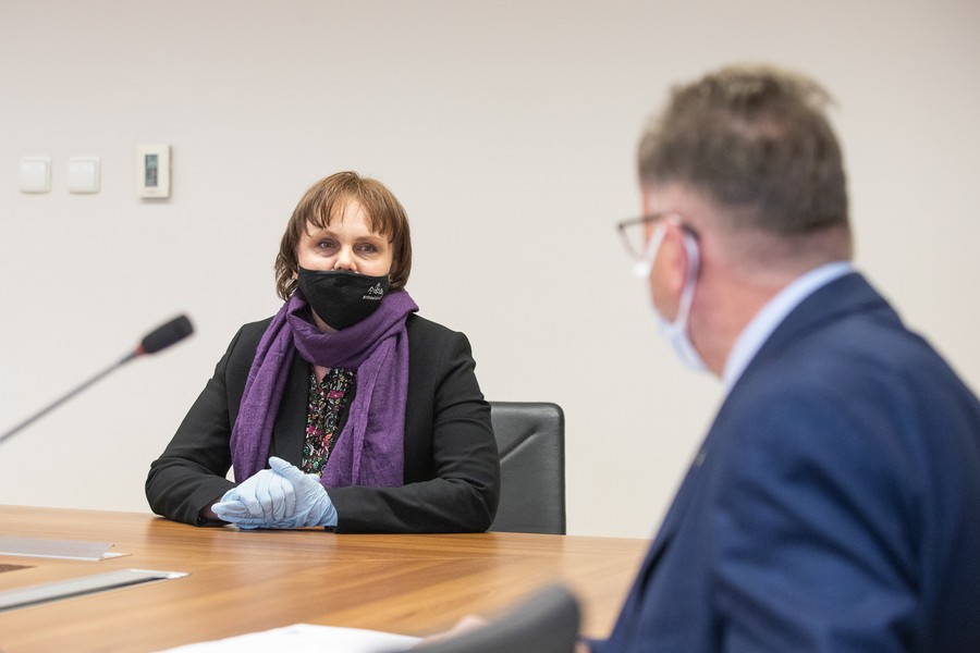 Uroczystość wręczenia umów z udziałem wicemarszałka Zbigniewa Ostrowskiego, fot. Mikołaj Kuras dla UMWKP