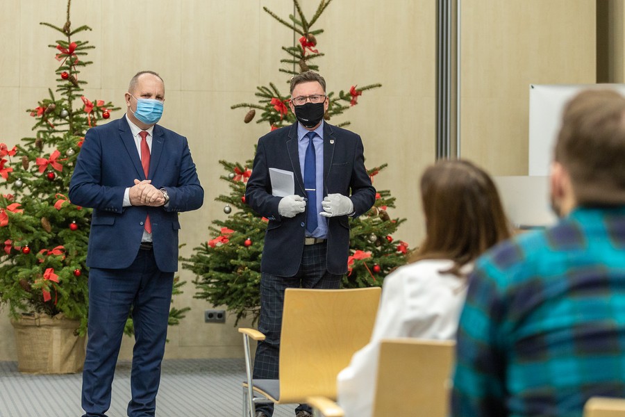 Uroczystość wręczenia nagród dla dziennikarzy – laureatów konkursu „Fundusze europejskie dla Kujawsko-Pomorskiego” w kategoriach: prasa/internet, radio i tv/tv internetowa, fot. Szymon Zdziebło/tarantoga.pl dla UMWKP