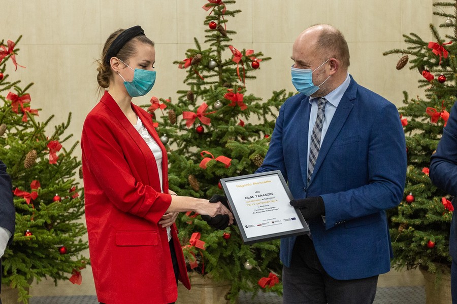 Uroczystość wręczenia nagród dla dziennikarzy – laureatów konkursu „Fundusze europejskie dla Kujawsko-Pomorskiego” w kategoriach: prasa/internet, radio i tv/tv internetowa, fot. Szymon Zdziebło/tarantoga.pl dla UMWKP