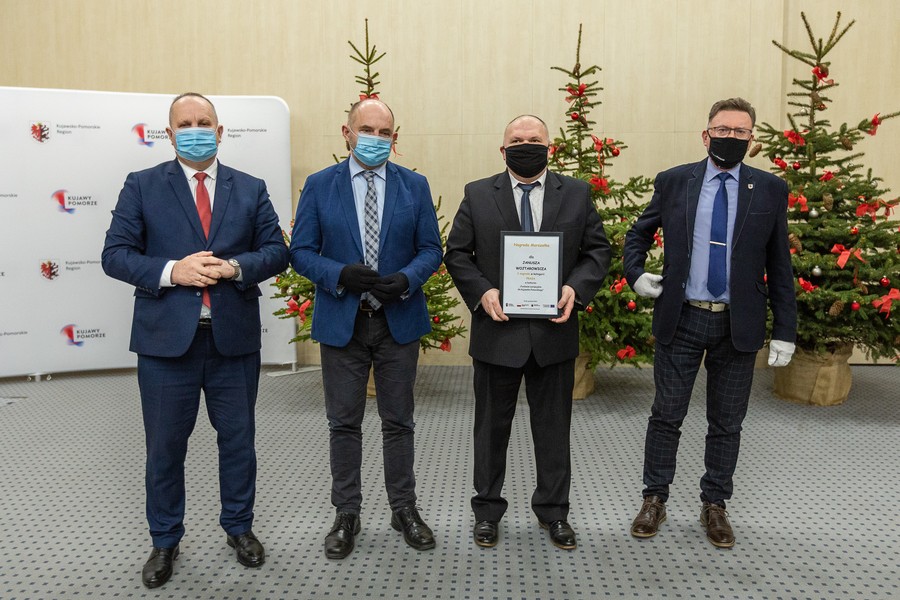 Uroczystość wręczenia nagród dla dziennikarzy – laureatów konkursu „Fundusze europejskie dla Kujawsko-Pomorskiego” w kategoriach: prasa/internet, radio i tv/tv internetowa, fot. Szymon Zdziebło/tarantoga.pl dla UMWKP