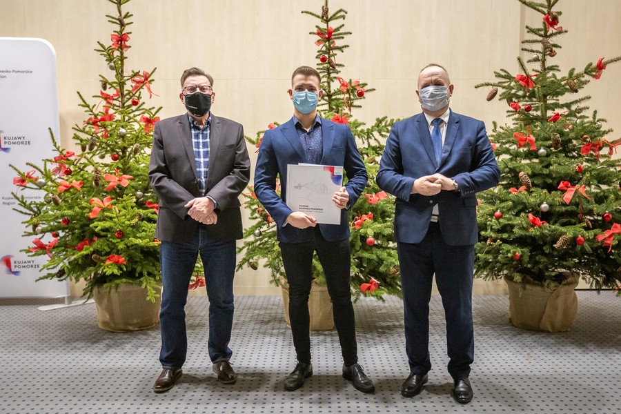 Spotkanie z laureatami konkursu fotograficznego „Kujawsko-Pomorskie: podoba mi się”, fot. Szymon Zdziebło tarantoga.pl dal UMWKP