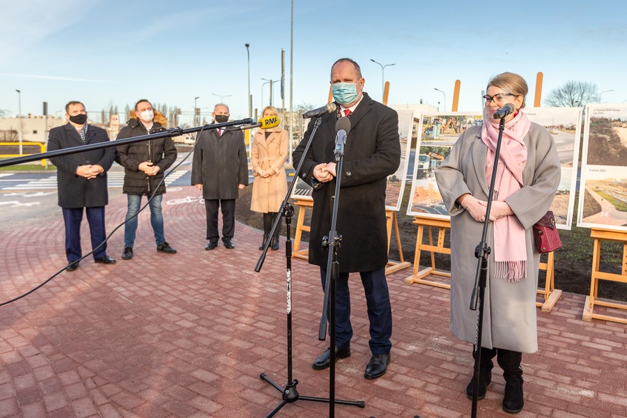 Otwarcie ronda turbinowego w Inowrocławiu, fot. Szymon Zdziebło/tarantoga.pl dla UMWKP