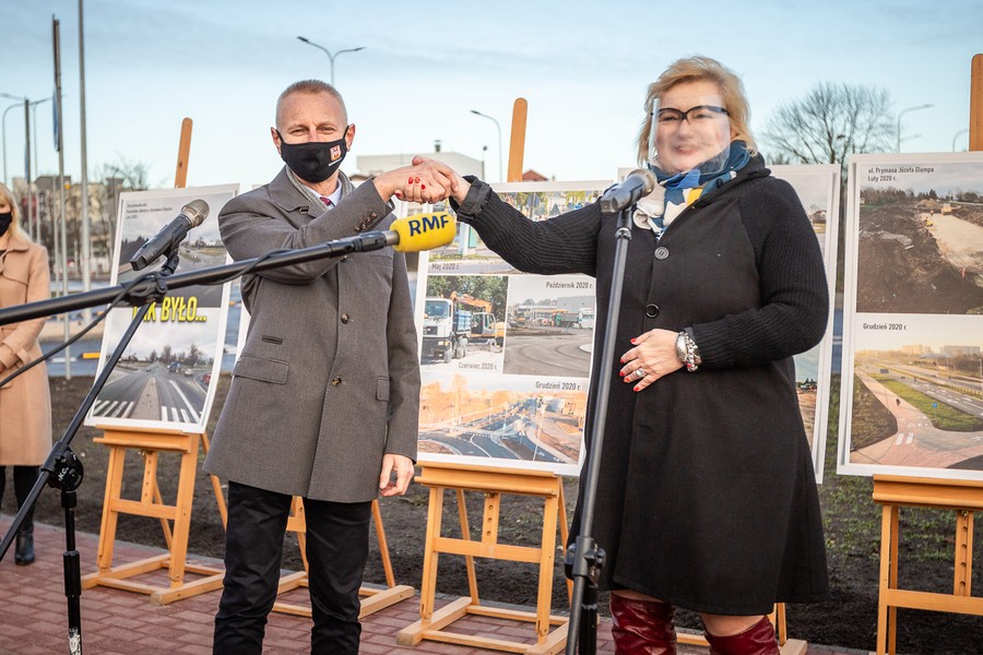 Otwarcie ronda turbinowego w Inowrocławiu, fot. Szymon Zdziebło/tarantoga.pl dla UMWKP