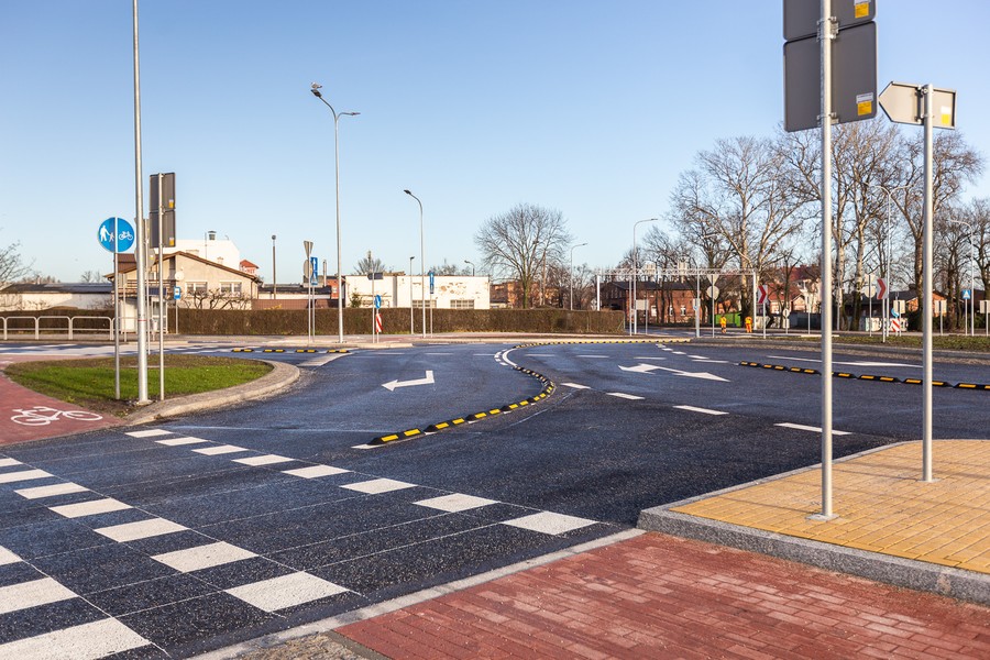 Otwarcie ronda turbinowego w Inowrocławiu, fot. Szymon Zdziebło/tarantoga.pl dla UMWKP