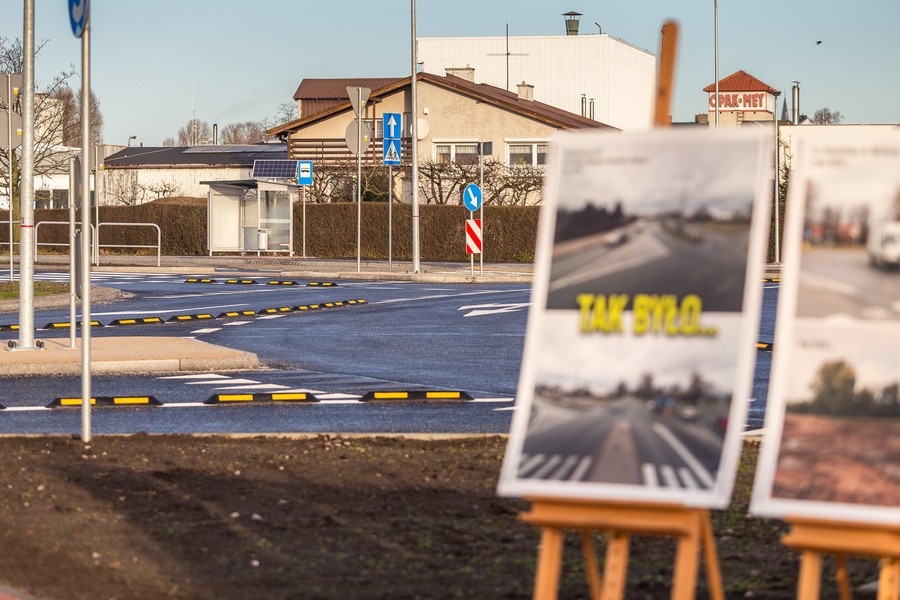 Otwarcie ronda turbinowego w Inowrocławiu, fot. Szymon Zdziebło/tarantoga.pl dla UMWKP