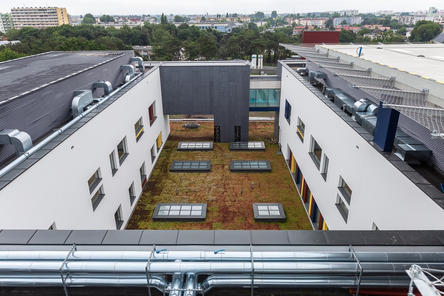 Gmach szpitala na Bielanach fot. Szymon Zdziebło/tarantoga.pl dla UMWKP