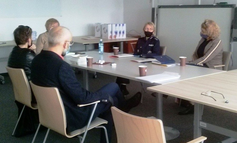 Spotkanie podsumowujące zespołu autorskiego do opracowania projektu pn. „Wojewódzki program przeciwdziałania przemocy w rodzinie dla województwa kujawsko-pomorskiego na lata 2021-2026”, Toruń, 22.02.2021 r. fot. Biuro Wsparcia Rodziny i Przeciwdziałania Przemocy