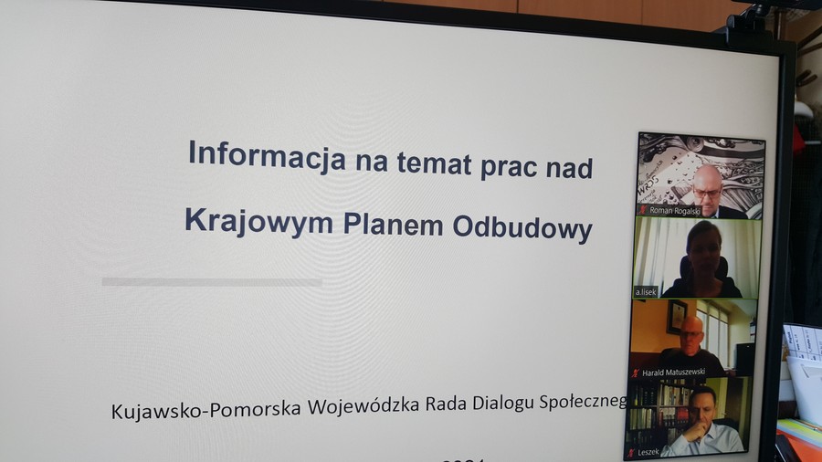 Dd góry p. R. Rogalski, p. A. Lisek-Charkiewicz, p. H. Matuszewski, p. L. Walczak podczas Prezydium K-P WRDS, fot. Beata Wiśniewska
