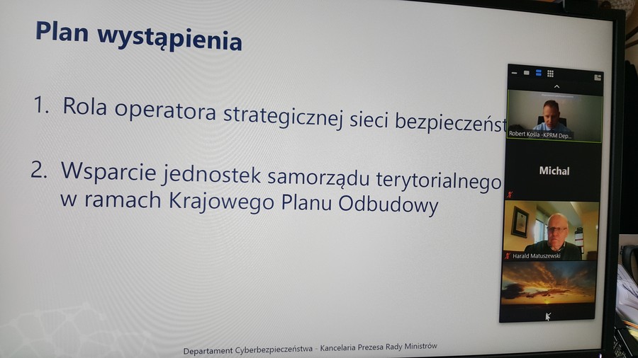 Od góry R. Kośla - Dyrektor Departamentu Cyberbezpieczeństwa w KPRM, H. Matuszewski podczas posiedzenia Prezydium K-P WRDS, fot. Beata Wiśniewska