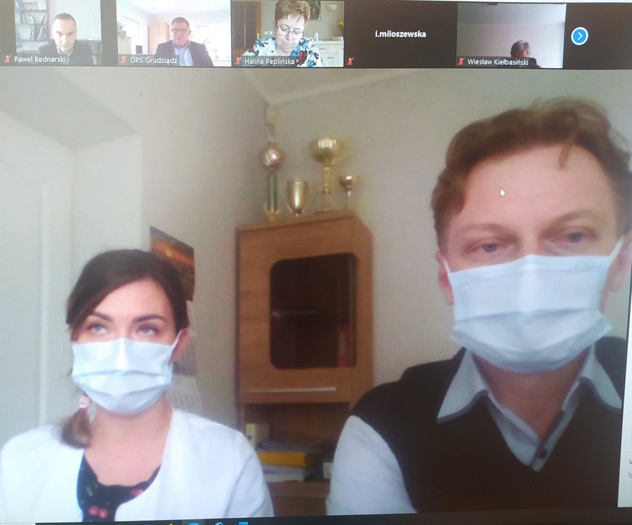 Od lewej Pani Monika Wysocka i Pan Jacek Ciesielski - DPS im. dr. L. Szumana w Toruniu, fot. Jarosław Łączny