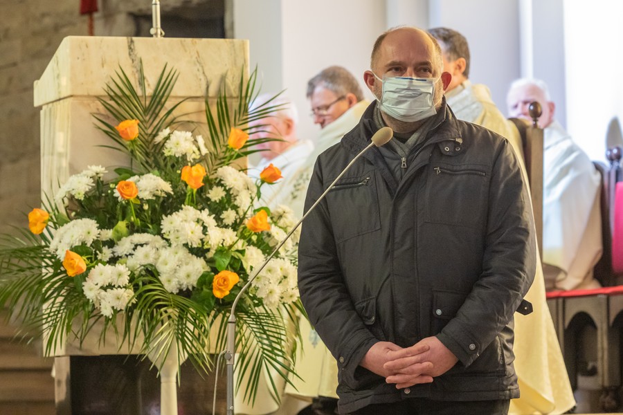 Światowy Dzień Chorego, msza święta z udziałem marszałka Piotra Całbeckiego w kościele redemptorystów w Toruniu, fot. Mikołaj Kuras dla UMWKP