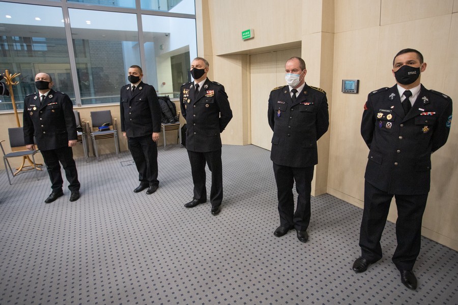 Przekazanie sprzętu strażakom, fot. Mikołaj Kuras dla UMWKP