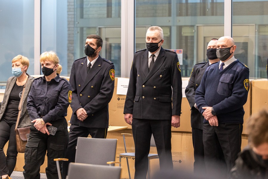 Przekazanie kurtko-śpiworów, fot. Szymon Zdziebło/tarantoga.pl dla UMWKP