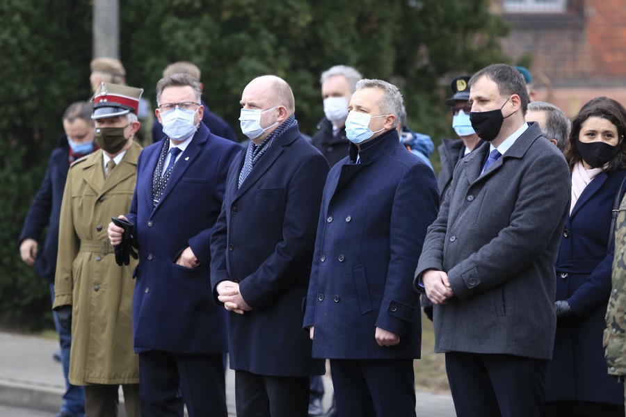 Ceremonia odsłonięcia tablicy pamiątkowej poświęconej płk. Łukaszowi Cieplińskiemu, fot. Filip Kowalkowski dla UMWKP