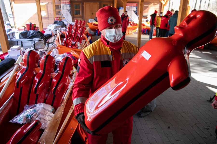 Uroczystość wręczenia sprzętu przedstawicielom WOPR, fot. Andrzej Goiński/UMWKP