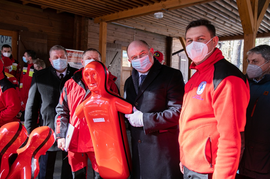 Uroczystość wręczenia sprzętu przedstawicielom WOPR, fot. Andrzej Goiński/UMWKP