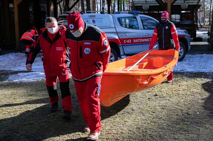 Uroczystość wręczenia sprzętu przedstawicielom WOPR, fot. Andrzej Goiński/UMWKP