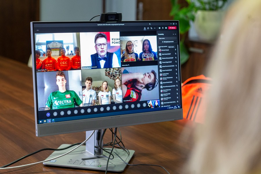 Spotkanie online z młodymi sportowcami, fot. Szymon Zdziebło/tarantoga.pl dla UMWKP