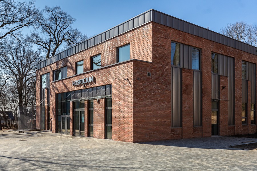 Gotowy już budynek dla Hospicjum Światło, fot. Szymon Zdziebło/tarantoga.pl dla UMWKP