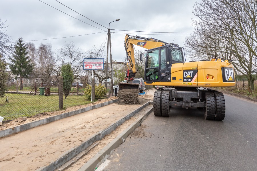 Budowa ścieżki rowerowej wzdłuż drogi wojewódzkiej nr 657 pomiędzy Złotorią i Lubiczem Dolny, fot. Szymon Zdziebło tarantoga.pl dla UMWKP