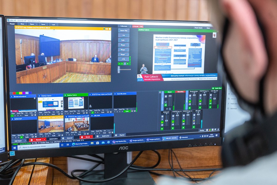 Sesja sejmiku województwa 26.04.21, fot. Szymon Zdziebło/tarantoga.pl dla UMWKP