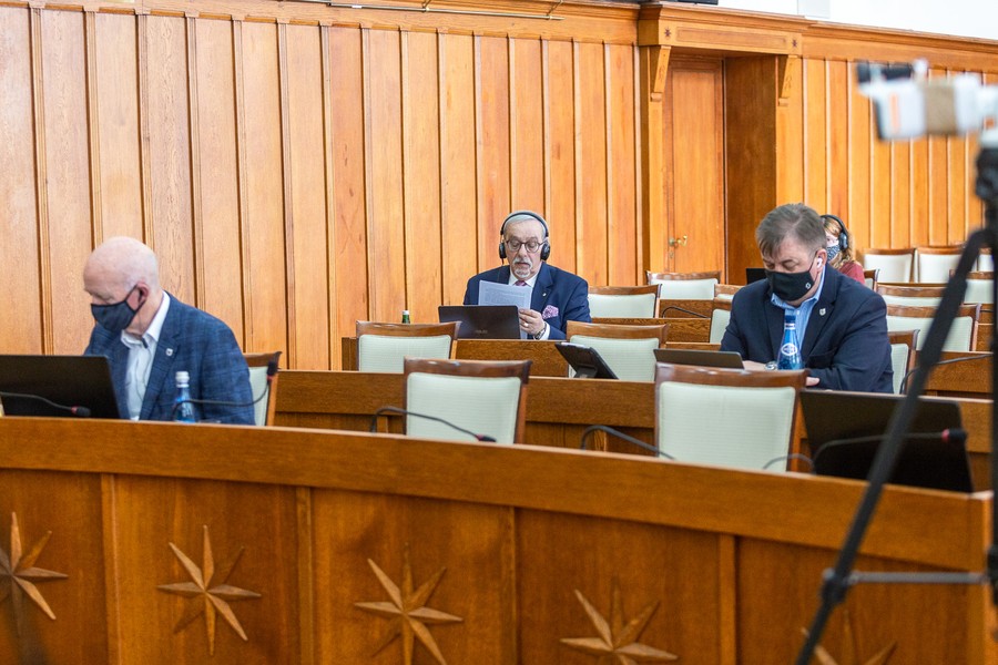 Sesja sejmiku województwa 26.04.21, fot. Szymon Zdziebło/tarantoga.pl dla UMWKP