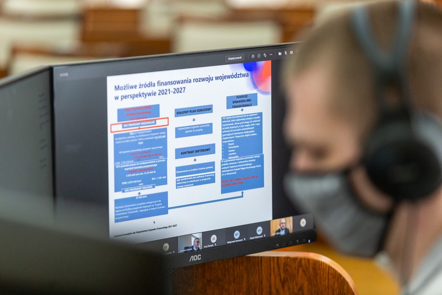 Sesja sejmiku województwa 26.04.21, fot. Szymon Zdziebło/tarantoga.pl dla UMWKP